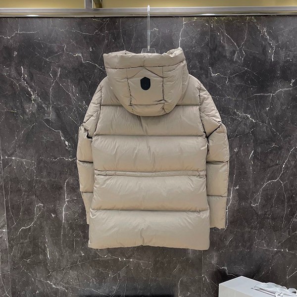 残り僅か マッカージュ MACKAGE FREYA ダウンジャケット 偽物 mas39145